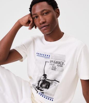 Camiseta em Algodão com Estampa Por Mim Por Deus Gilberto Gil