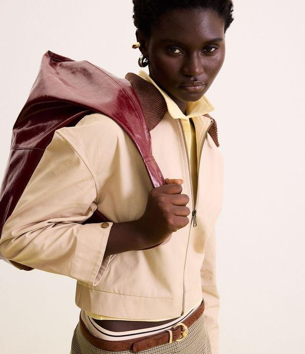 Jaqueta Regular em Sarja com Gola Contrastante e Bolsos - 3