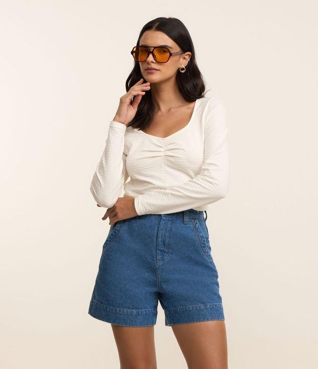 Blusa em Algodão com Franzido no Decote - 1
