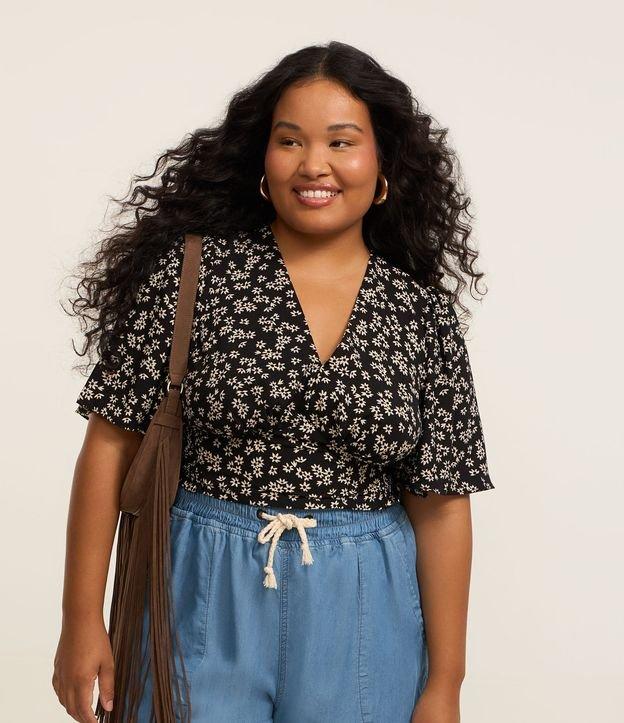 Blusa em Crepe Floral Liberty com Lastex Curve & Plus Size - 2