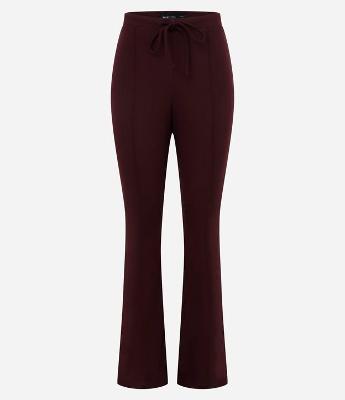 Calça Flare Alfaiataria em Viscose com Amarração