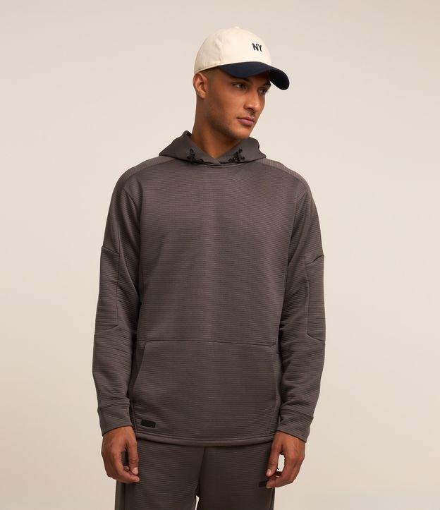 Casaco Esportivo com Textura e Detalhe em Recortes - 1