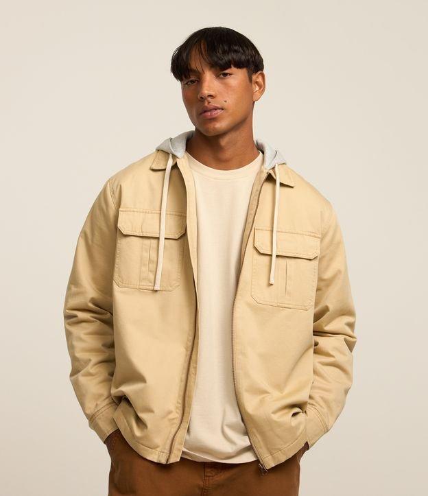 Jaqueta Trucker em Sarja com Capuz Moletom e Bolso Cargo - 2