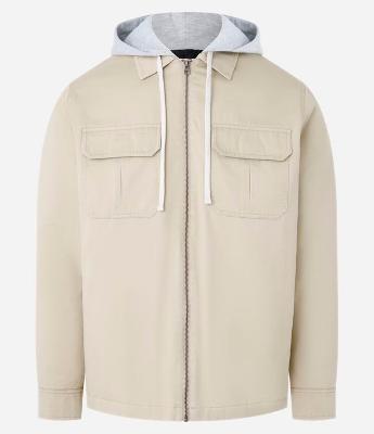 Jaqueta Trucker em Sarja com Capuz Moletom e Bolso Cargo