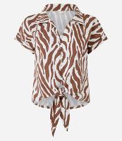 Blusa em Piquet com Botões e Estampa Folhagem - 1