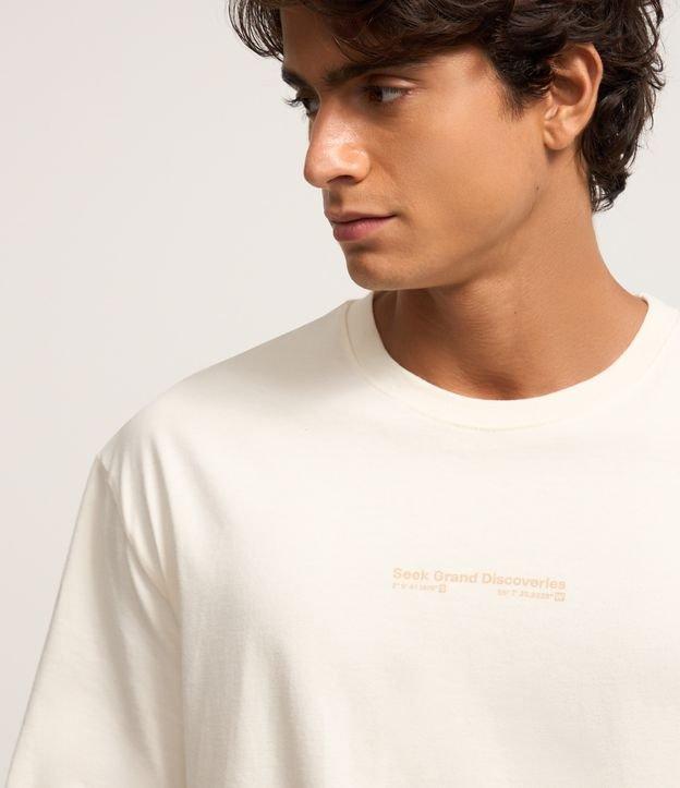 Camiseta Relaxed em Malhão com Estampa Lettering e Mapa - 2