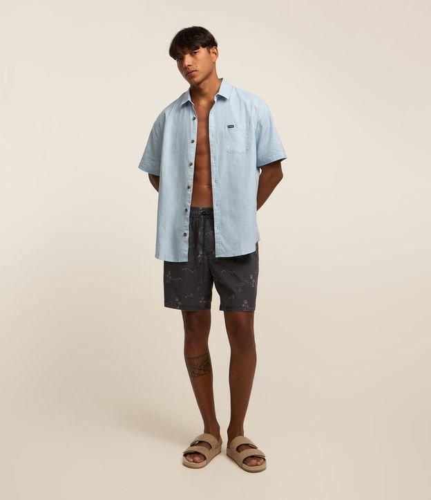 Bermuda com Cós Elástico e Estampa de Coqueiros Efeito Lavado - 2