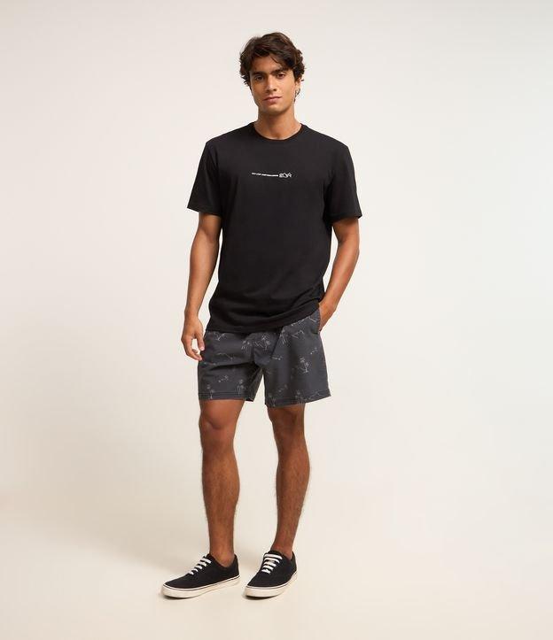 Bermuda com Cós Elástico e Estampa de Coqueiros Efeito Lavado - 3