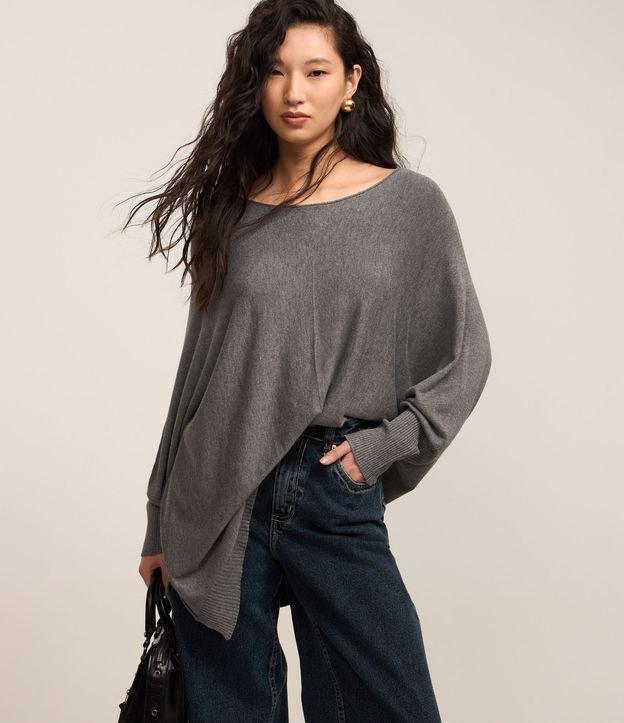 Suéter em Tricô com Decote Canoa e Manga Morcego - 2