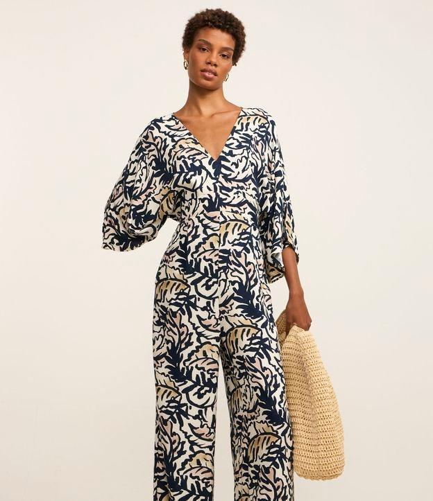 Macacão em Viscose com Elástico na Cintura e Estampa Floral - 2