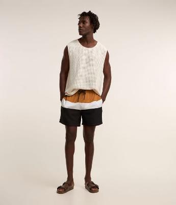 Bermuda em Microfibra com Cós Elástico Bloco de Cores e Textura