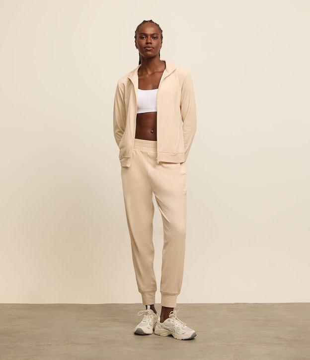 Jaqueta Esportiva em Plush com Gola alta e Zíper - 2