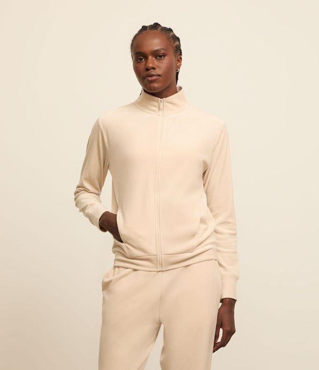 Jaqueta Esportiva em Plush com Gola alta e Zíper - 3