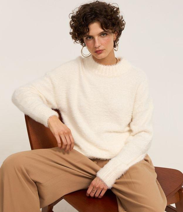 Calça Pantalona em Alfaiataria com Pregas - 2