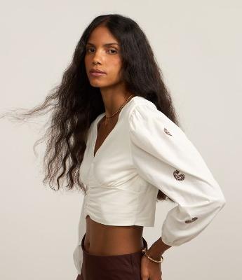 Blusa Cropped em Tricoline com Bordado Paisley