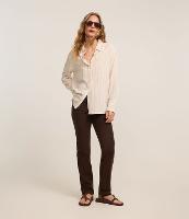 Calça Slim Cintura Média em Jeans com Elastano e Fenda - 3