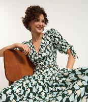 Blusa Cropped em Crepe com Estampa de tucaninhos - 2