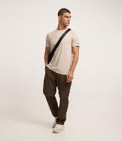 Calça Esportiva em Poliamida com Bolso Cargo - 2