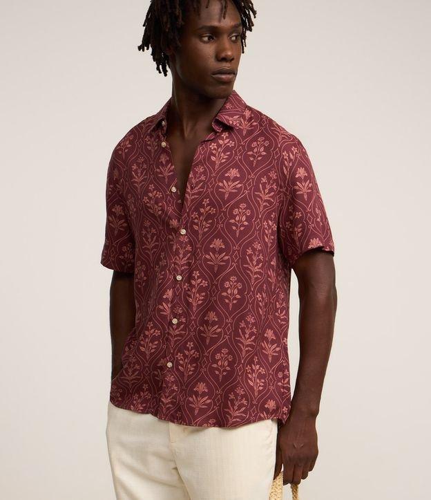 Camisa Regula em Viscose com Textura e Estampa de Lenço - 2