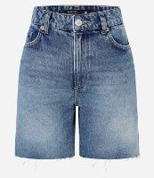 Bermuda em Jeans com Lavagem e Barra Desfiada - 1