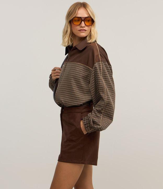 Short Curto em Suedine com Fechamento Deslocado - 2