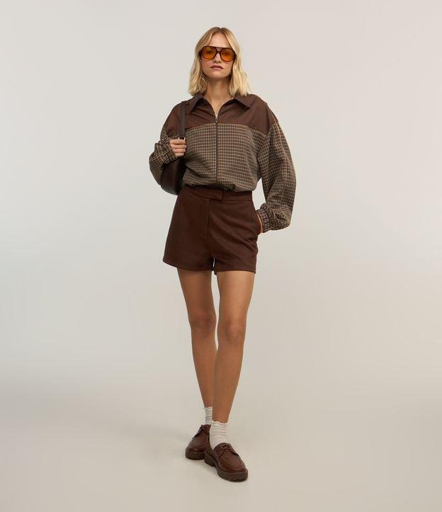 Short Curto em Suedine com Fechamento Deslocado - 3