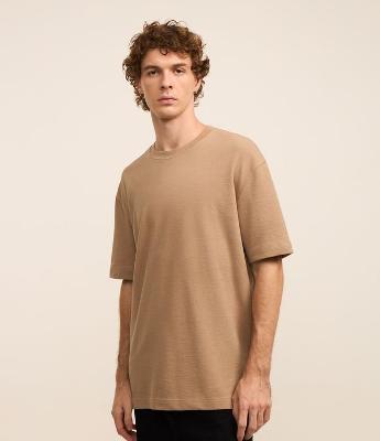 Camiseta em Algodão Texturizado em Gola Redonda