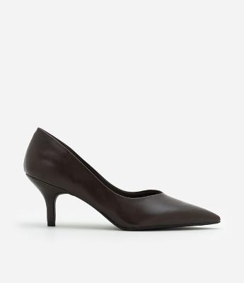 Sapato Scarpin em PU com Salto Médio