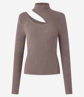 Blusa Canelada em Tricô com Vazado no Ombro