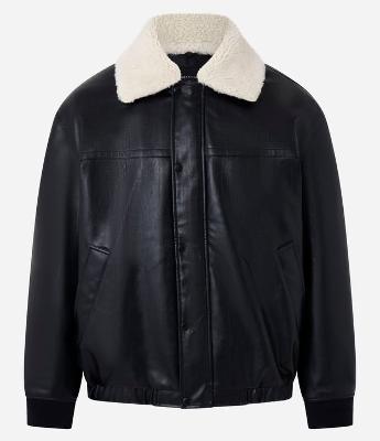 Jaqueta em Material Sintético com Gola em Sherpa