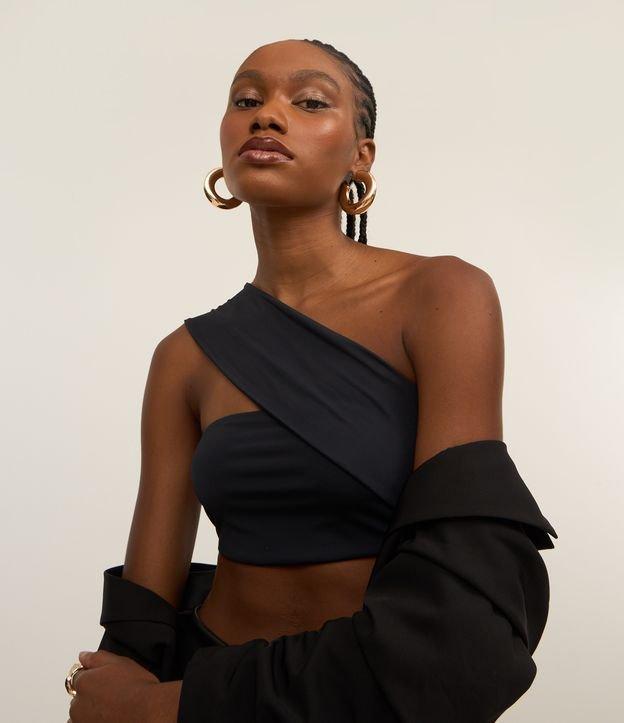 Blusa Cropped com Um Ombro Só e Alça Larga - 2