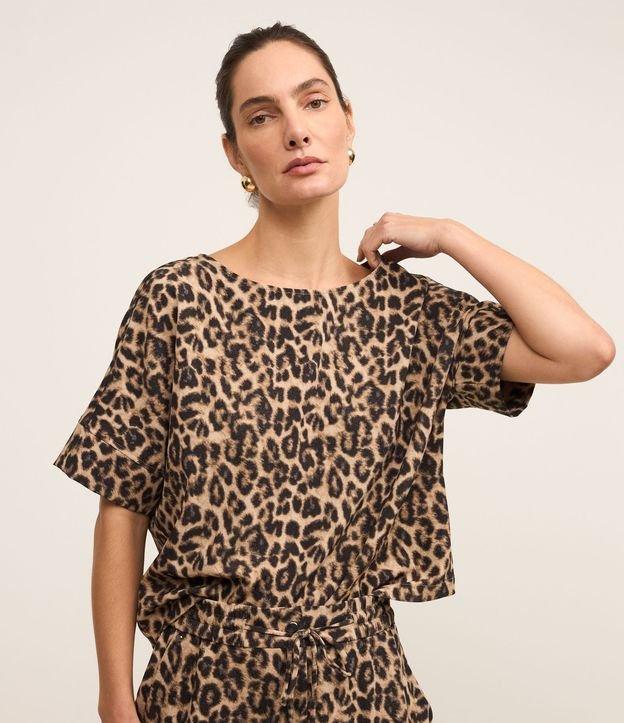 Blusa em Crepe com Estampa Animal Print Onça - 2