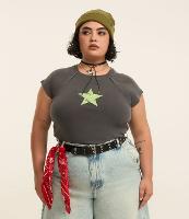 Camiseta Estonada com Estampa de Estrela Curve & Plus Size - 2
