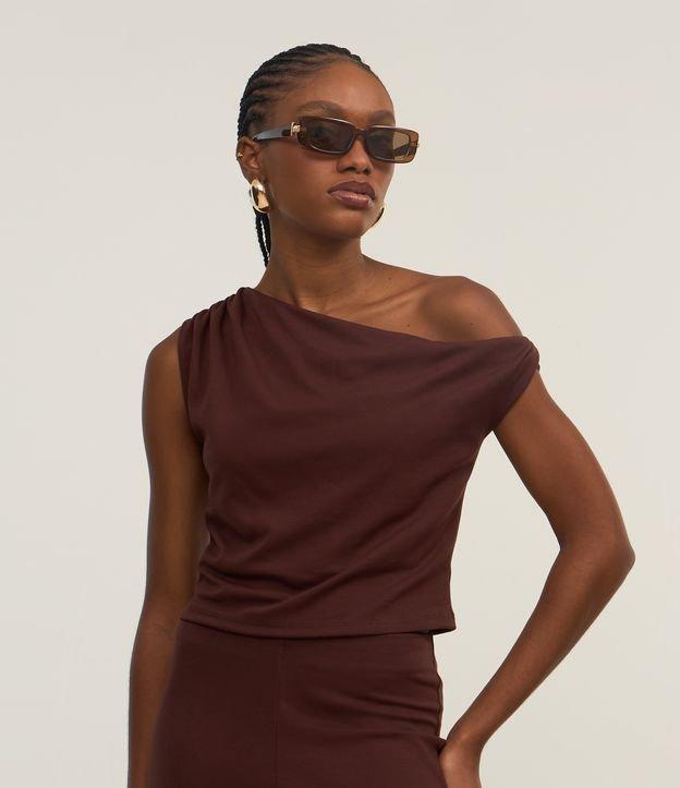 Blusa sem Manga em Ponto Roma com Detalhe Assimétrico - 1