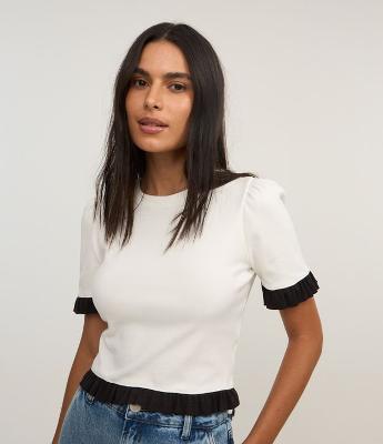 Blusa em Ribana com Babados na Barra e Mangas