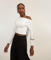 Blusa Curta com Decote Canoa e Manga Longa - 1