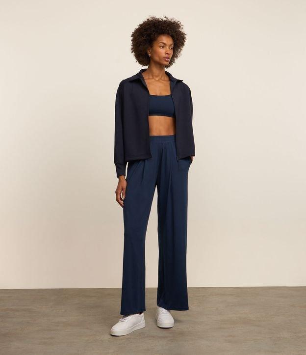 Calça Esportiva Wide Leg Alfaiataria em Microfibra com Bolsos - 2