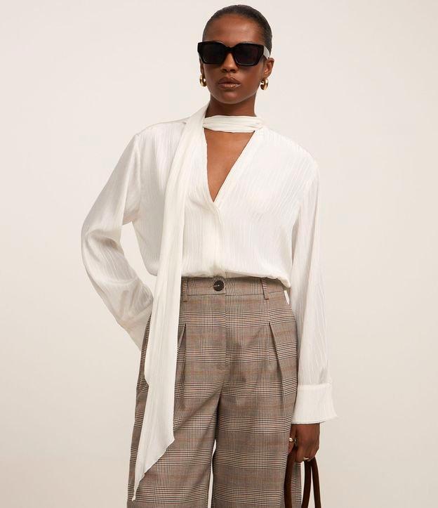 Blusa Office Wear Acetinada com Gola Laço - 1