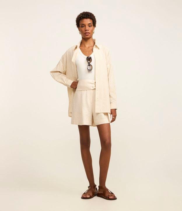 Short em Viscose com Cinto e Fivela Forrada - 1