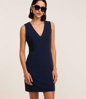 Vestido Curto em Crepe com Decote em V - 2