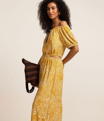 Vestido Midi Ombro a Ombro com Abertura Vazada na Lateral