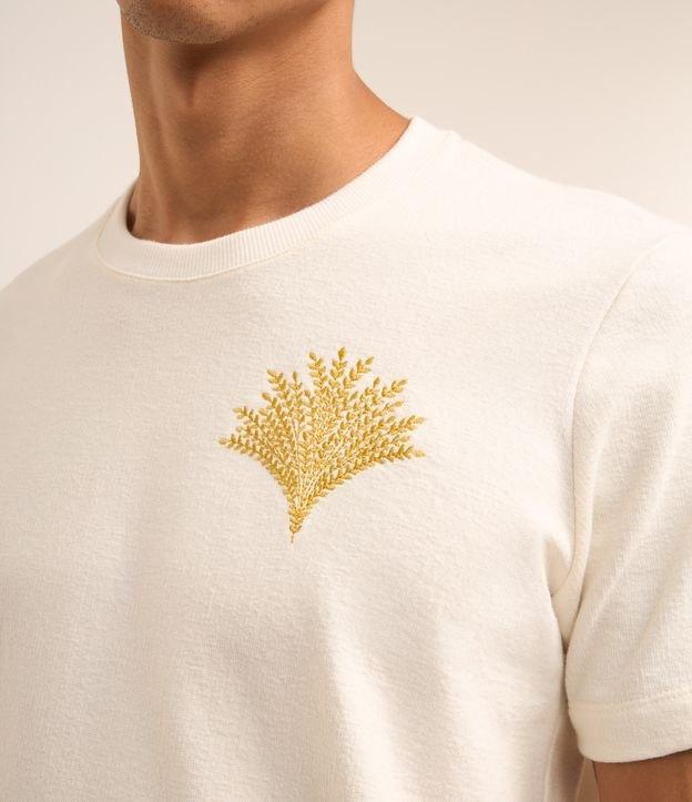 Camiseta Regular em Algodão com Estampa Bordada - 2