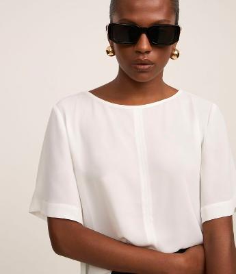 Blusa Básica em Crepe com Costura Frontal