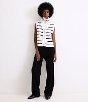 Calça Reta Alfaiataria em Viscose com Cós Largo e Cinto - 3