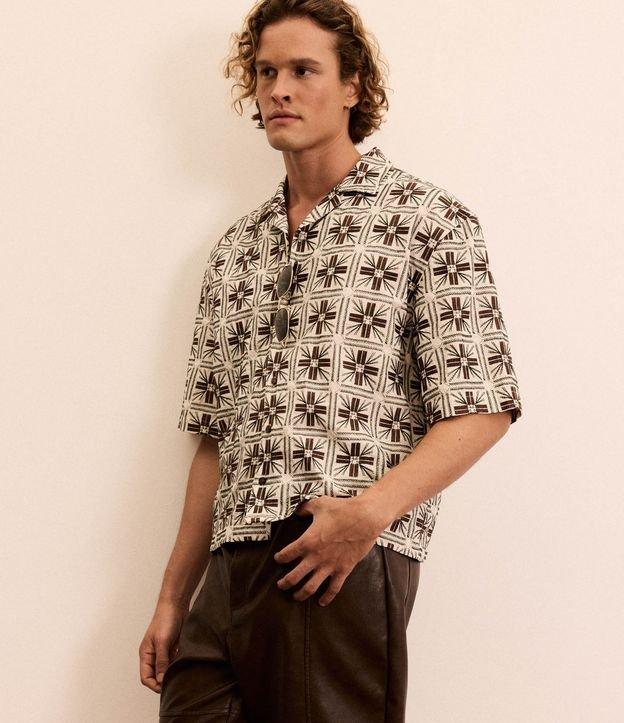 Camisa Texturizada com Bordados Geométricos - 1