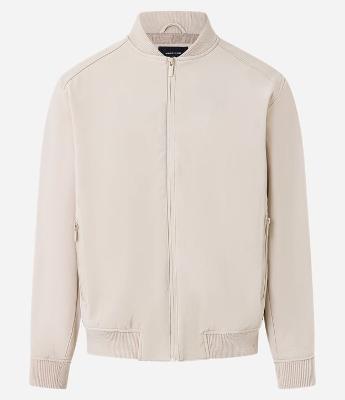 Jaqueta Bomber com Bolso Interno e Textura Emborrachada