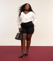 Short em Jeans com Elastano e Barra Larga Curve & Plus Size - 2