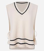 Poncho em Tricô com Amarração Lateral e Detalhes Contrastantes - 1