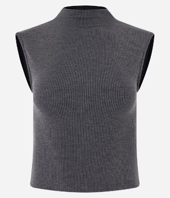 Blusa Texturizada com Golinha Alta