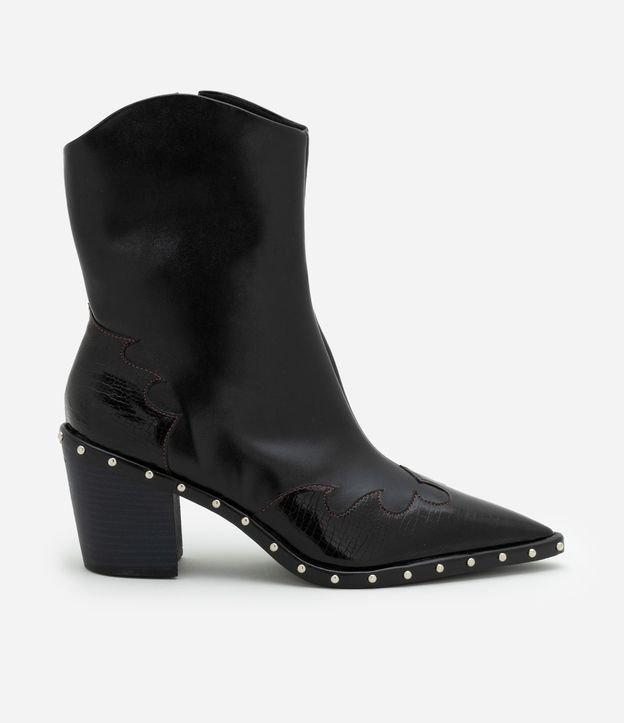 Bota Cano Baixo com Bico Fino e Tachinhas Aplicadas - 1